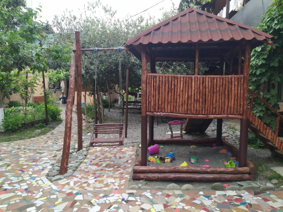 Guest House Lev Pizunda Esterno foto